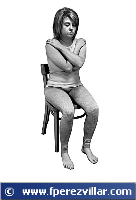 Auto Reiki a la articulaci�n de los hombros.