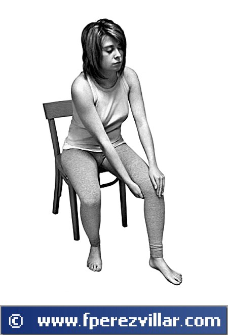 Auto - Reiki en la rodilla izquierda.